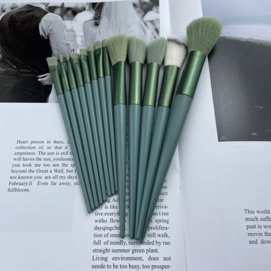 مجموعة فرش مكياج مسطحة احترافية مع حقيبة